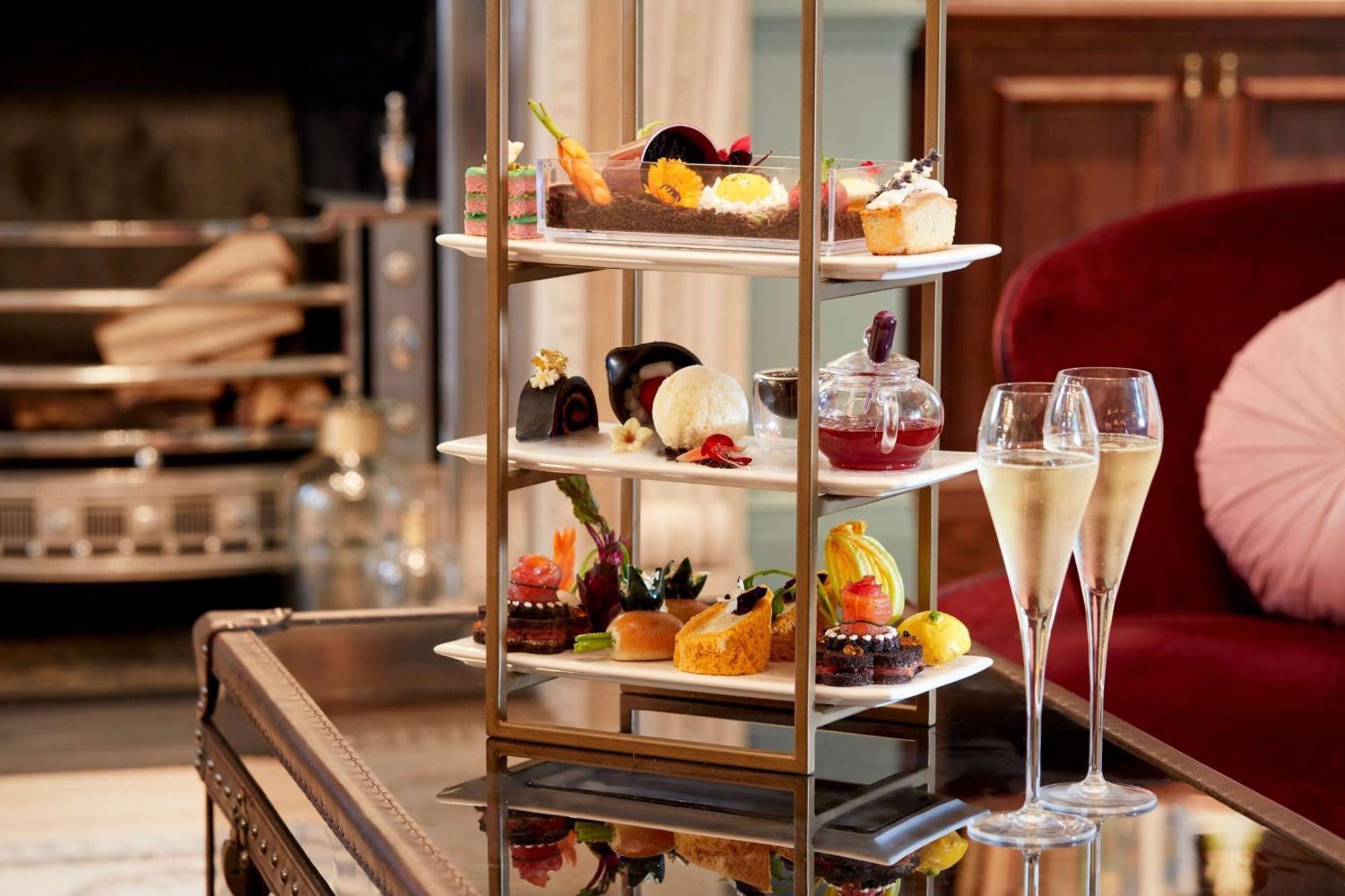 ホテル ダブルツリー バイ ヒルトン ロンドン ケンジントン 設備 写真 Afternoon tea at the Mandarin Oriental, London