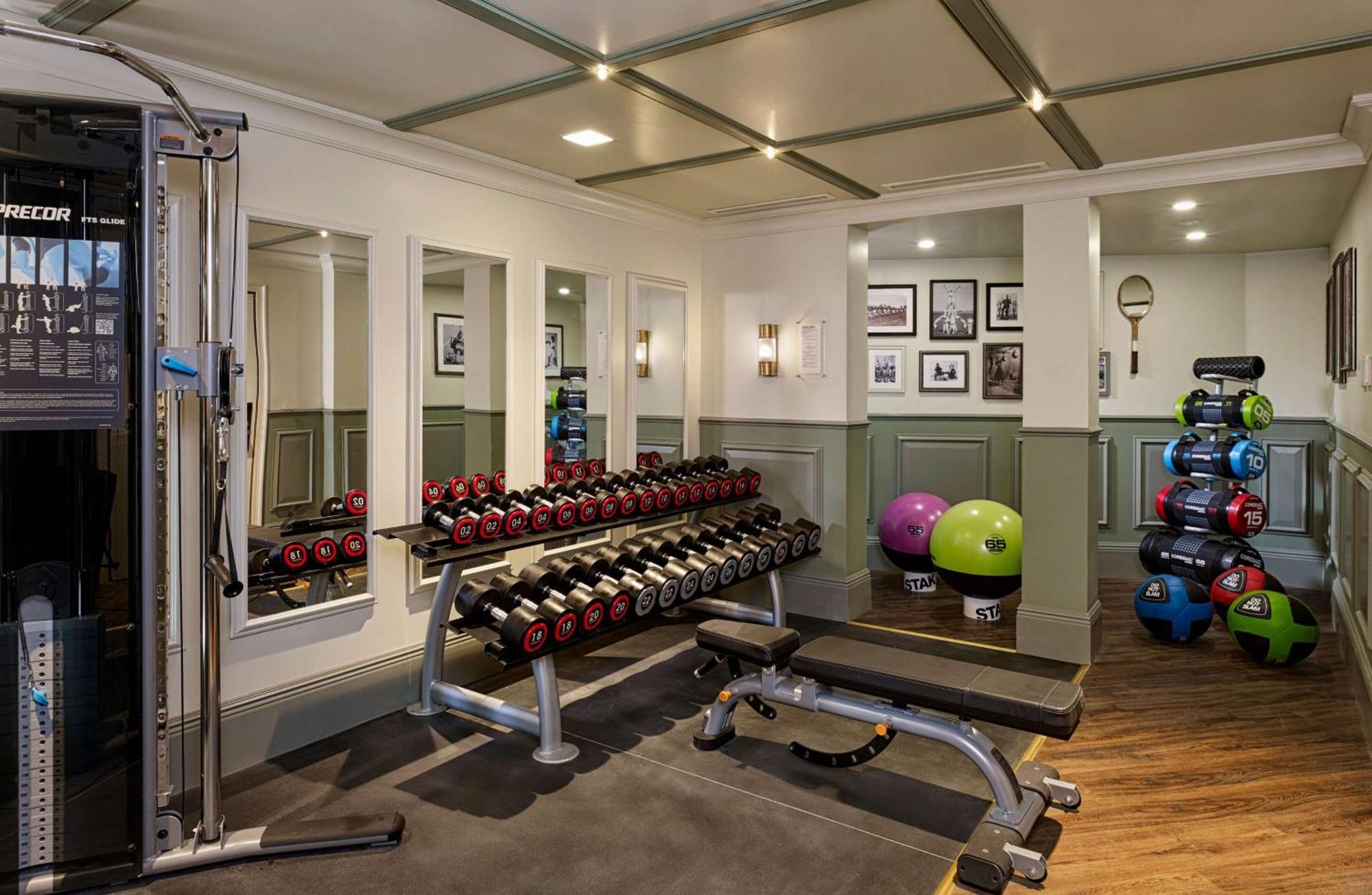 ホテル ダブルツリー バイ ヒルトン ロンドン ケンジントン 設備 写真 The gym at The Ivy Spa