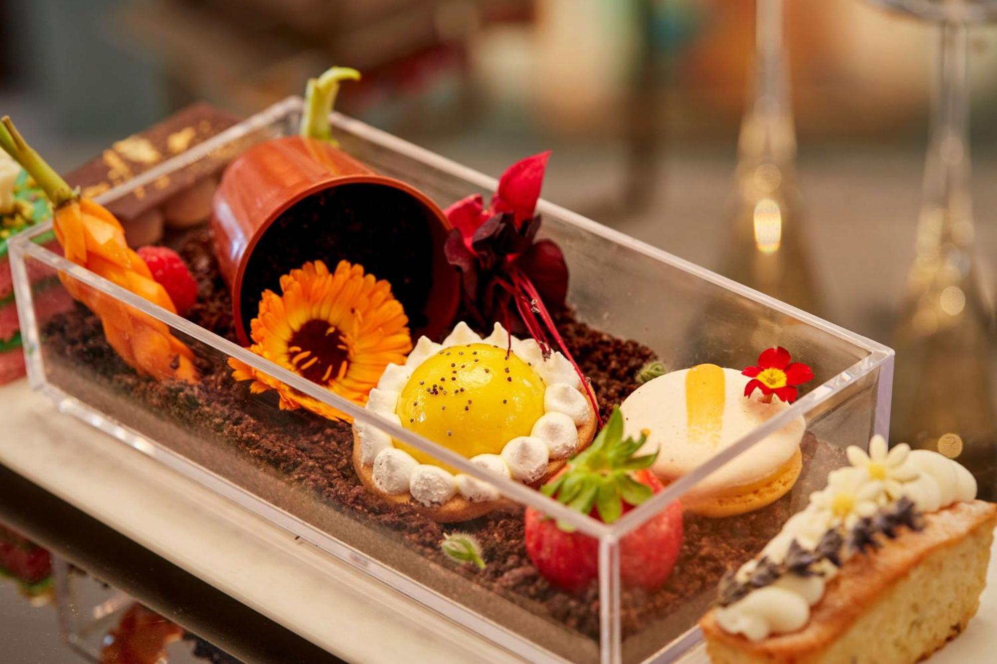 ホテル ダブルツリー バイ ヒルトン ロンドン ケンジントン エクステリア 写真 A dessert
