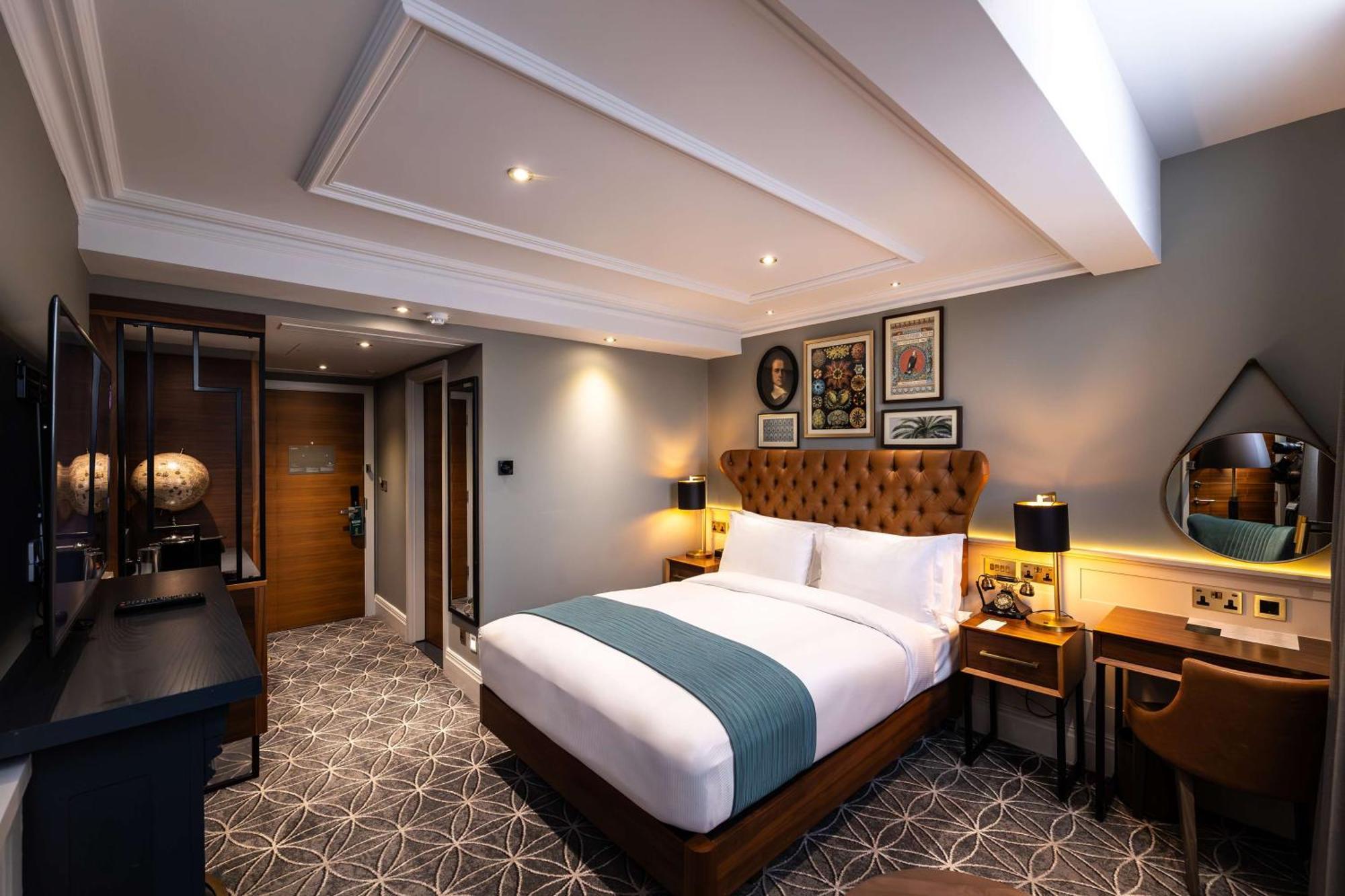ホテル ダブルツリー バイ ヒルトン ロンドン ケンジントン エクステリア 写真 A bedroom at the hotel